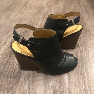 Coach Lindsay wedge in black.